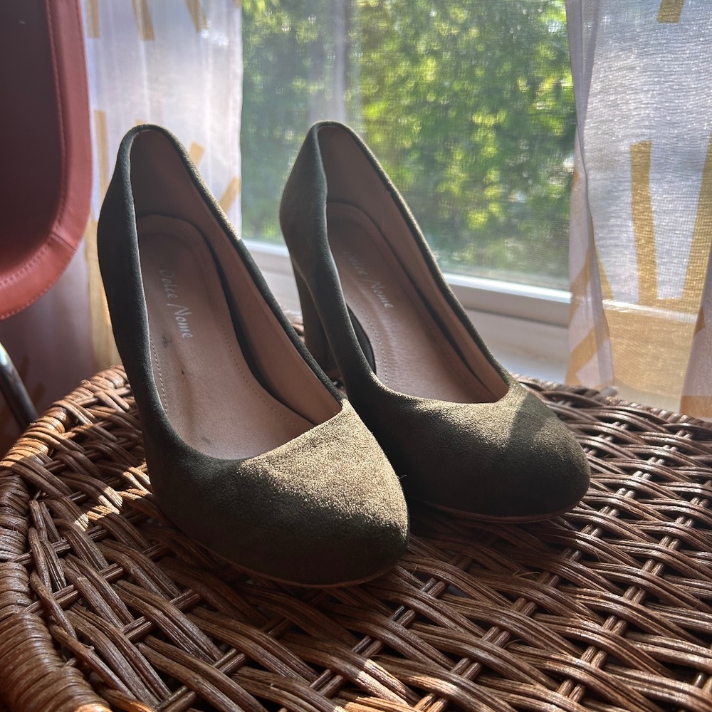 Moss Green Pumps